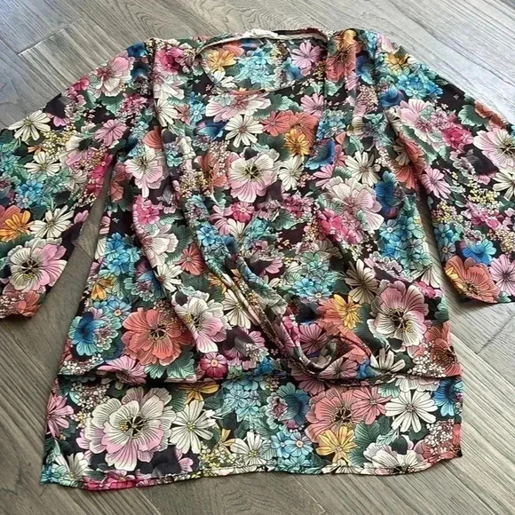 Flint & Moss | Colourful floral long bell sleeve blouse - Picture 2 of 13